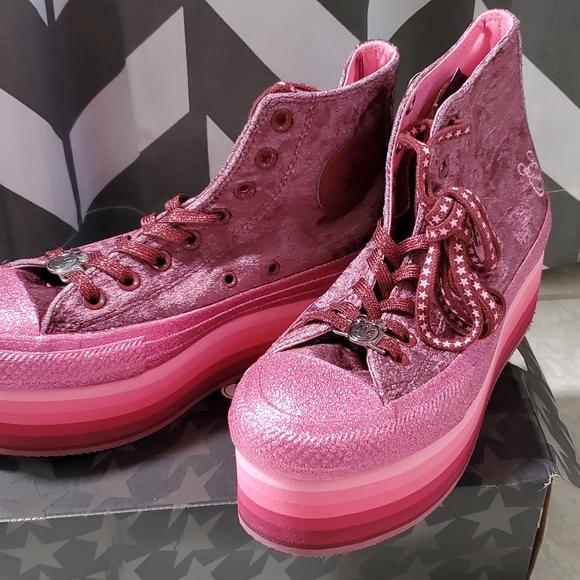 Converse Shoes - Converse Chuck Taylor All Star Platform size 8.5